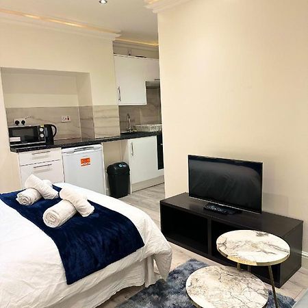London Charm - Stylish Studio In Kensington ภายนอก รูปภาพ